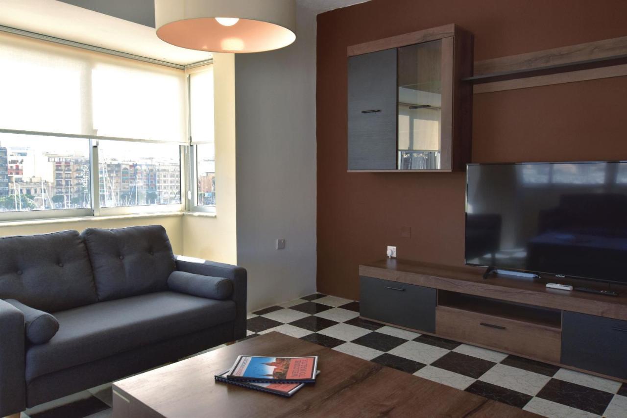 2 Bedroom, Bright & Central Top Floor Apartment - 5 Msida Exterior photo