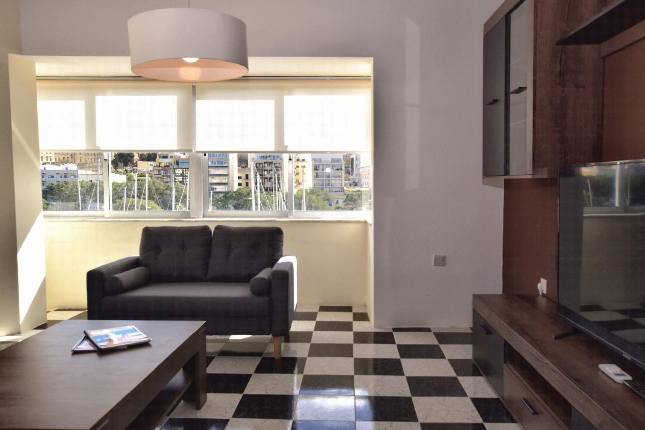 2 Bedroom, Bright & Central Top Floor Apartment - 5 Msida Exterior photo